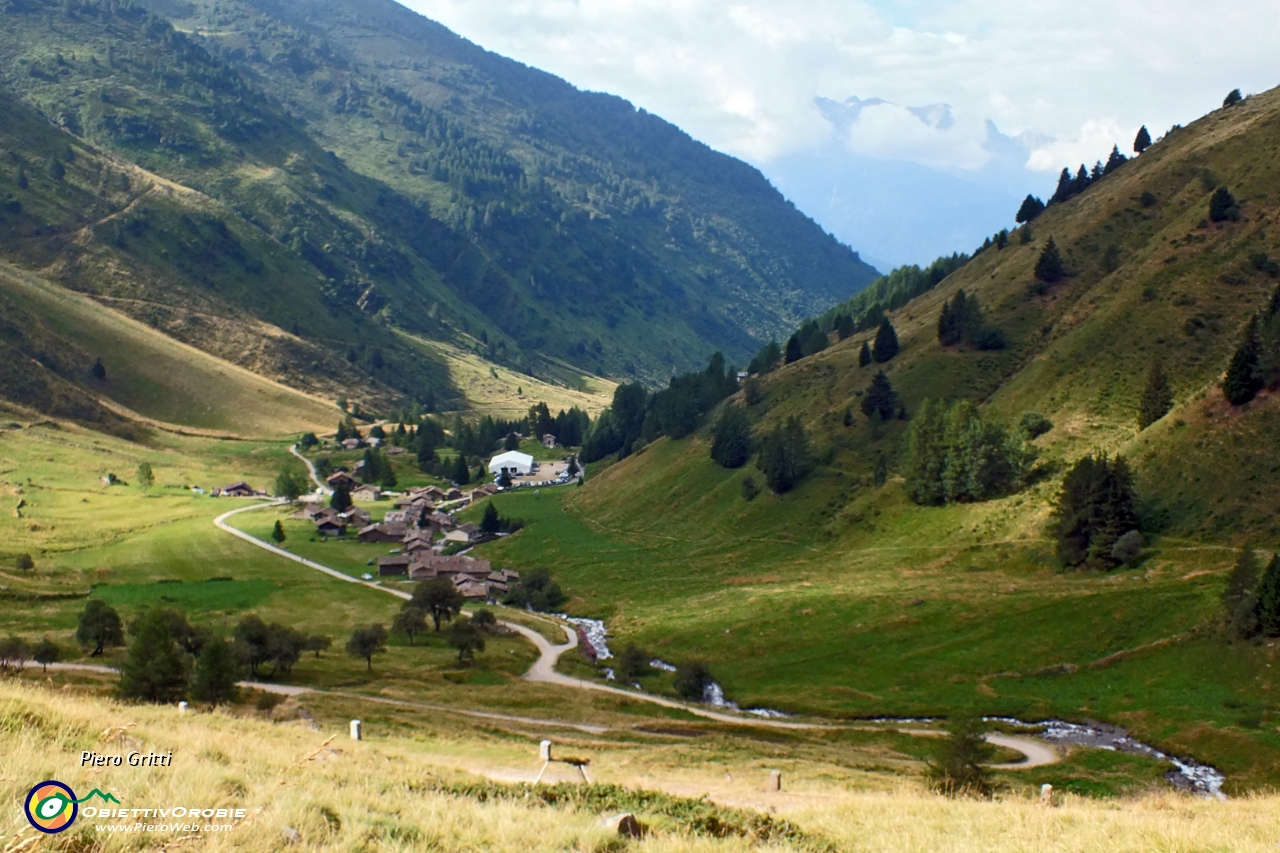 05 Parcheggio alle Case di Viso (1753 m.) -Ponte di Legno .JPG